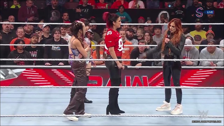 WWE_Monday_Night_RAW_2023_01_16_720p_HDTV_x264-Star_mp4_002880166.jpg