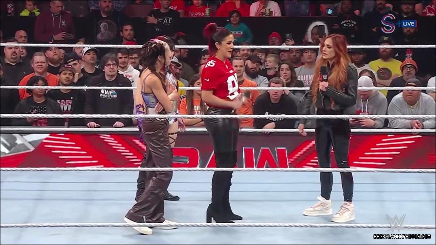 WWE_Monday_Night_RAW_2023_01_16_720p_HDTV_x264-Star_mp4_002880566.jpg