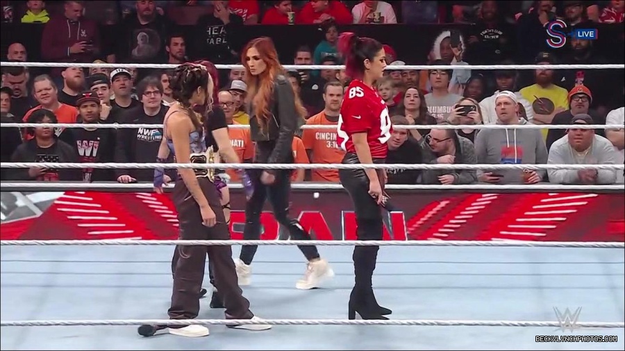 WWE_Monday_Night_RAW_2023_01_16_720p_HDTV_x264-Star_mp4_002914566.jpg