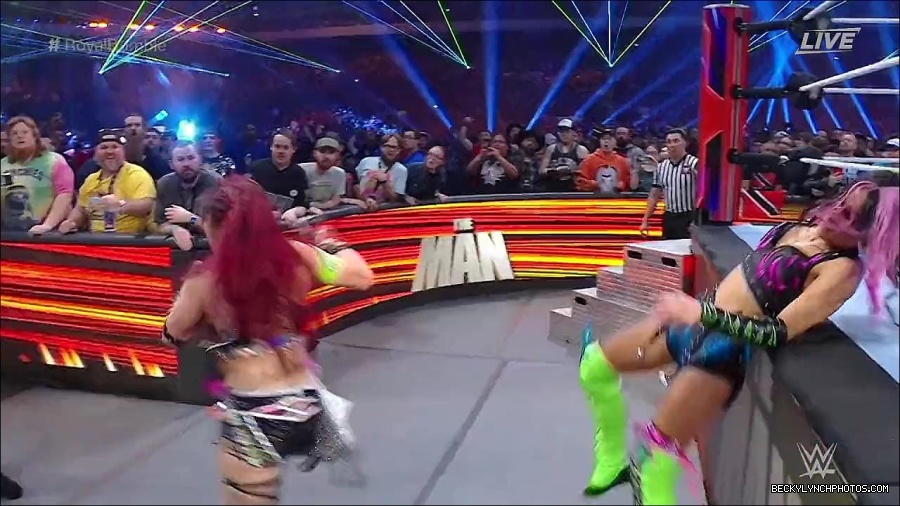 WWE_Royal_Rumble_2023_720p_WEB_h264-HEEL_mp4_009527216.jpg