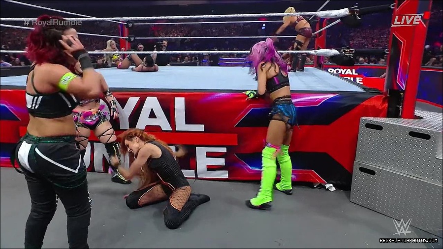 WWE_Royal_Rumble_2023_720p_WEB_h264-HEEL_mp4_009568416.jpg
