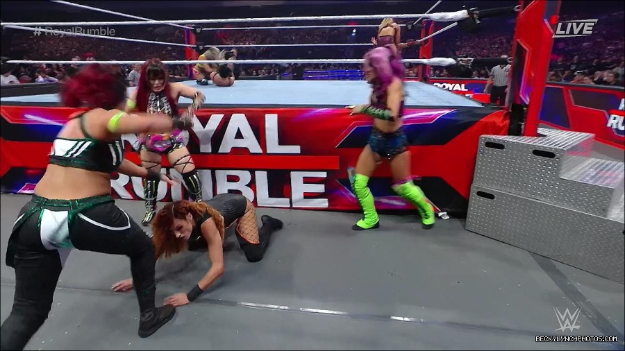WWE_Royal_Rumble_2023_720p_WEB_h264-HEEL_mp4_009570016.jpg