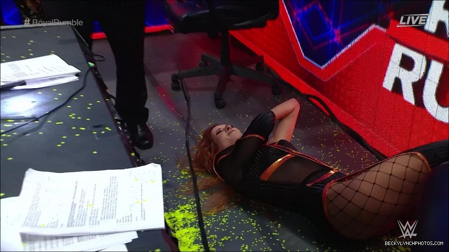 WWE_Royal_Rumble_2023_720p_WEB_h264-HEEL_mp4_009596016.jpg