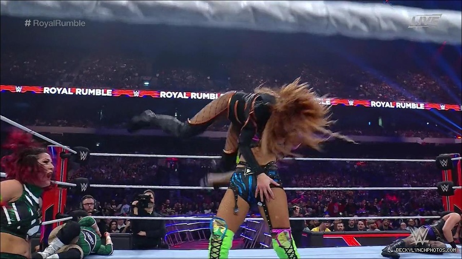 WWE_Royal_Rumble_2023_720p_WEB_h264-HEEL_mp4_010063150.jpg