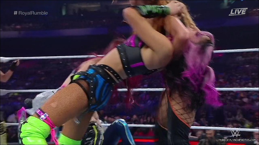 WWE_Royal_Rumble_2023_720p_WEB_h264-HEEL_mp4_010065550.jpg