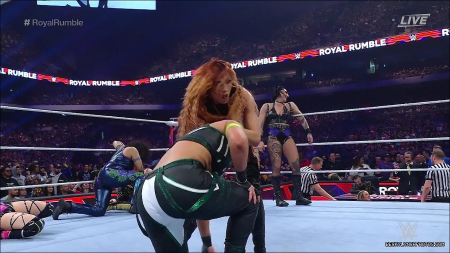 WWE_Royal_Rumble_2023_720p_WEB_h264-HEEL_mp4_010150750.jpg