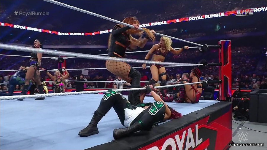 WWE_Royal_Rumble_2023_720p_WEB_h264-HEEL_mp4_010155950.jpg