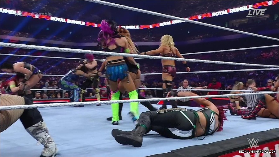 WWE_Royal_Rumble_2023_720p_WEB_h264-HEEL_mp4_010158750.jpg