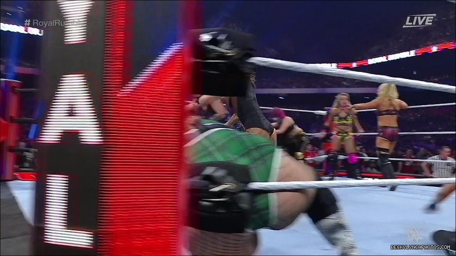 WWE_Royal_Rumble_2023_720p_WEB_h264-HEEL_mp4_010159950.jpg