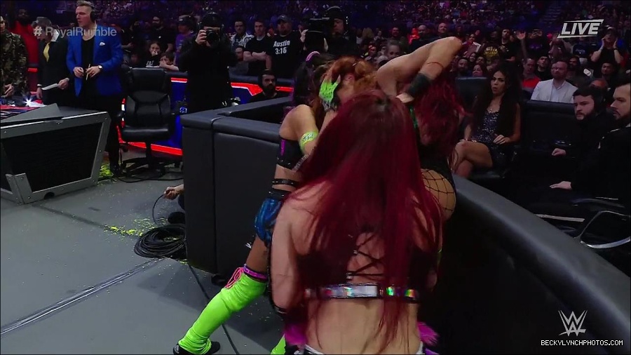 WWE_Royal_Rumble_2023_720p_WEB_h264-HEEL_mp4_010202350.jpg