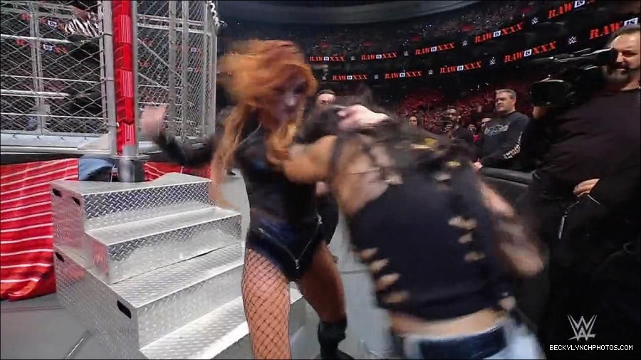 WWE_Monday_Night_RAW_2023_01_23_720p_HDTV_x264-Star_mp4_003927466.jpg