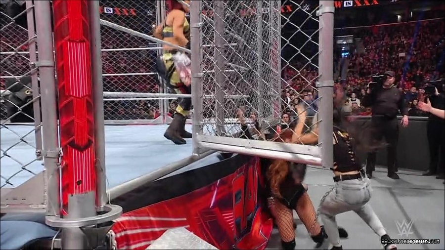 WWE_Monday_Night_RAW_2023_01_23_720p_HDTV_x264-Star_mp4_003941066.jpg