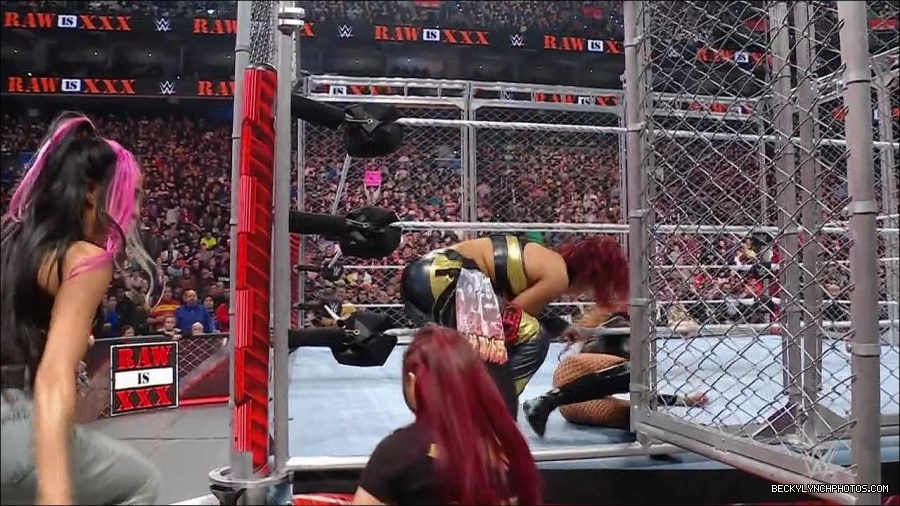 WWE_Monday_Night_RAW_2023_01_23_720p_HDTV_x264-Star_mp4_003970666.jpg