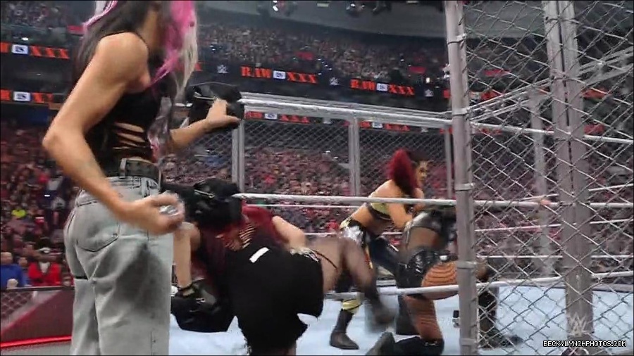 WWE_Monday_Night_RAW_2023_01_23_720p_HDTV_x264-Star_mp4_003972666.jpg