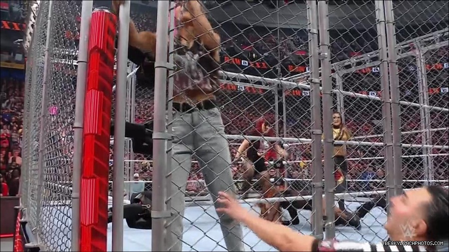WWE_Monday_Night_RAW_2023_01_23_720p_HDTV_x264-Star_mp4_003977466.jpg