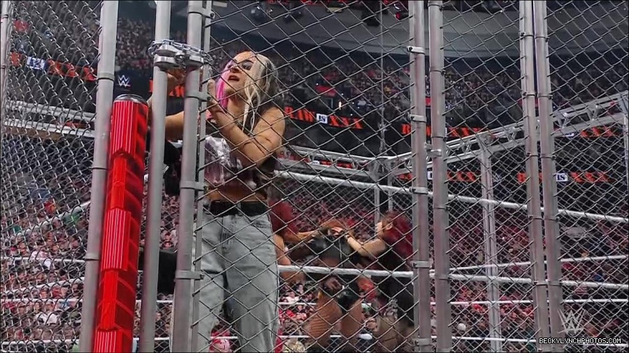 WWE_Monday_Night_RAW_2023_01_23_720p_HDTV_x264-Star_mp4_003985066.jpg