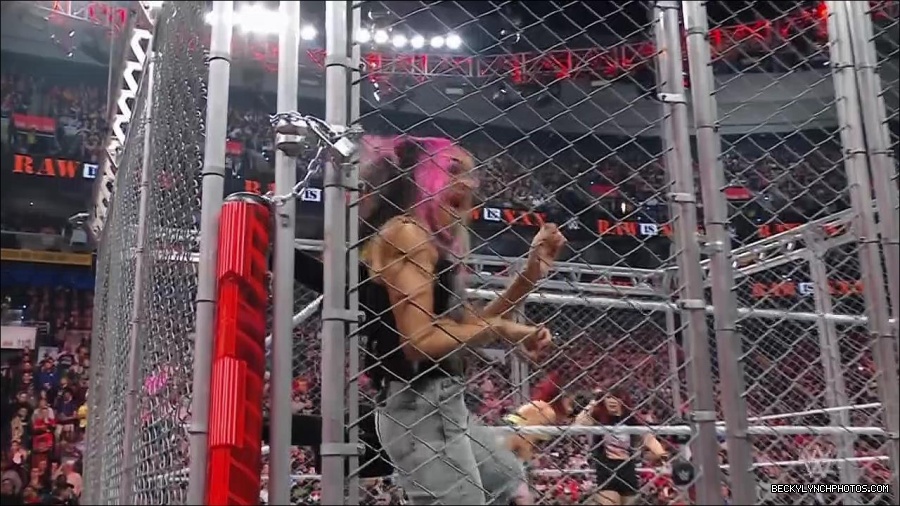 WWE_Monday_Night_RAW_2023_01_23_720p_HDTV_x264-Star_mp4_003990266.jpg