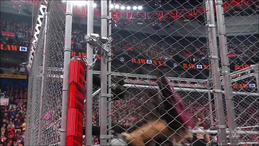 WWE_Monday_Night_RAW_2023_01_23_720p_HDTV_x264-Star_mp4_003990666.jpg