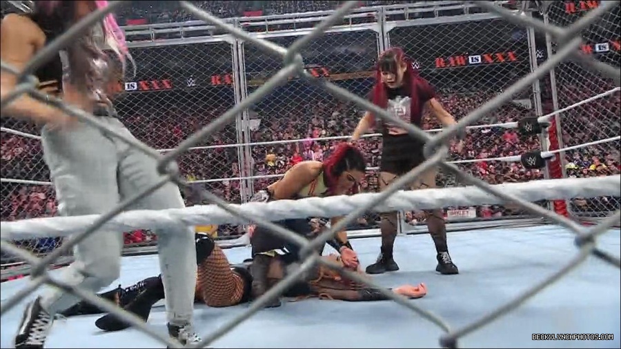 WWE_Monday_Night_RAW_2023_01_23_720p_HDTV_x264-Star_mp4_003992666.jpg