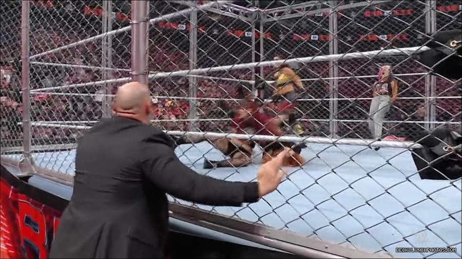 WWE_Monday_Night_RAW_2023_01_23_720p_HDTV_x264-Star_mp4_004019466.jpg
