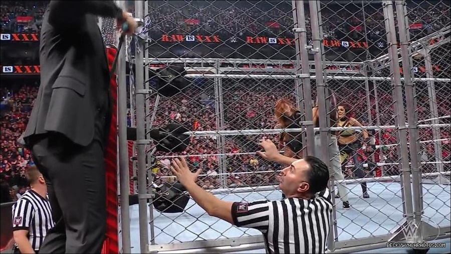 WWE_Monday_Night_RAW_2023_01_23_720p_HDTV_x264-Star_mp4_004038666.jpg