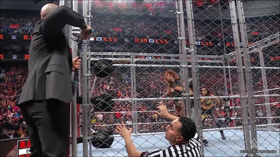 WWE_Monday_Night_RAW_2023_01_23_720p_HDTV_x264-Star_mp4_004041066.jpg