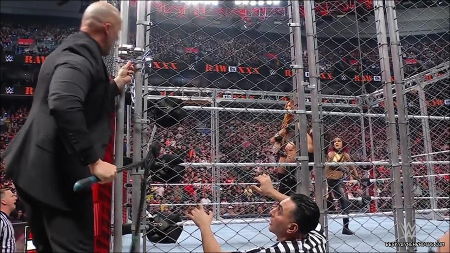 WWE_Monday_Night_RAW_2023_01_23_720p_HDTV_x264-Star_mp4_004042266.jpg