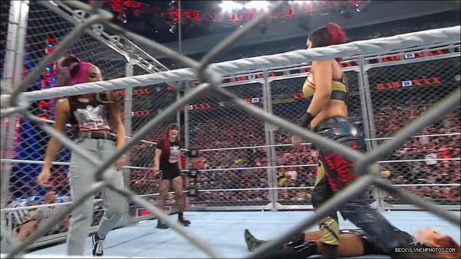 WWE_Monday_Night_RAW_2023_01_23_720p_HDTV_x264-Star_mp4_004047066.jpg