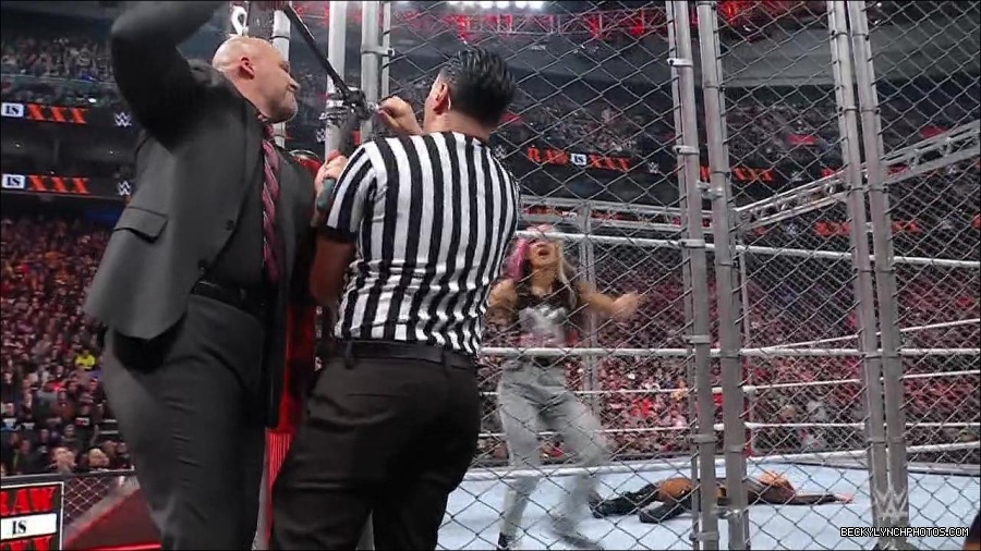 WWE_Monday_Night_RAW_2023_01_23_720p_HDTV_x264-Star_mp4_004050266.jpg