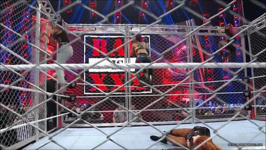 WWE_Monday_Night_RAW_2023_01_23_720p_HDTV_x264-Star_mp4_004052666.jpg