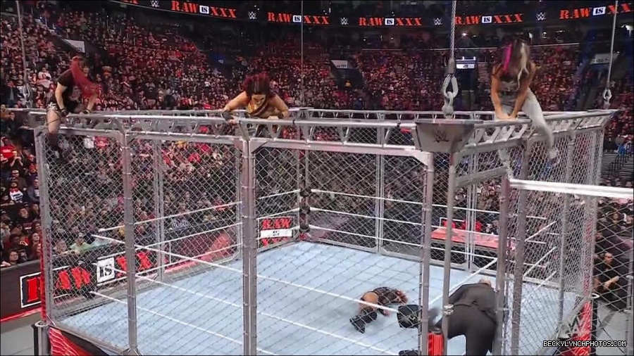 WWE_Monday_Night_RAW_2023_01_23_720p_HDTV_x264-Star_mp4_004055466.jpg