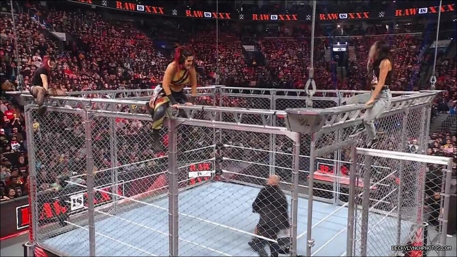 WWE_Monday_Night_RAW_2023_01_23_720p_HDTV_x264-Star_mp4_004056666.jpg