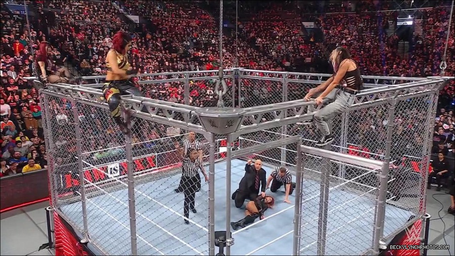 WWE_Monday_Night_RAW_2023_01_23_720p_HDTV_x264-Star_mp4_004067866.jpg
