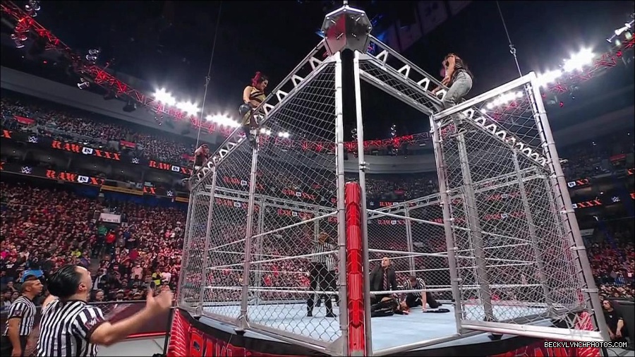 WWE_Monday_Night_RAW_2023_01_23_720p_HDTV_x264-Star_mp4_004070266.jpg