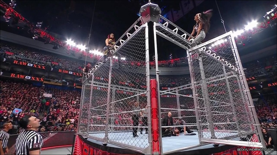 WWE_Monday_Night_RAW_2023_01_23_720p_HDTV_x264-Star_mp4_004071466.jpg