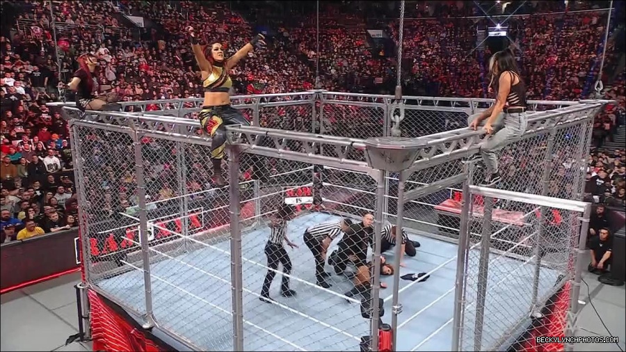 WWE_Monday_Night_RAW_2023_01_23_720p_HDTV_x264-Star_mp4_004073466.jpg