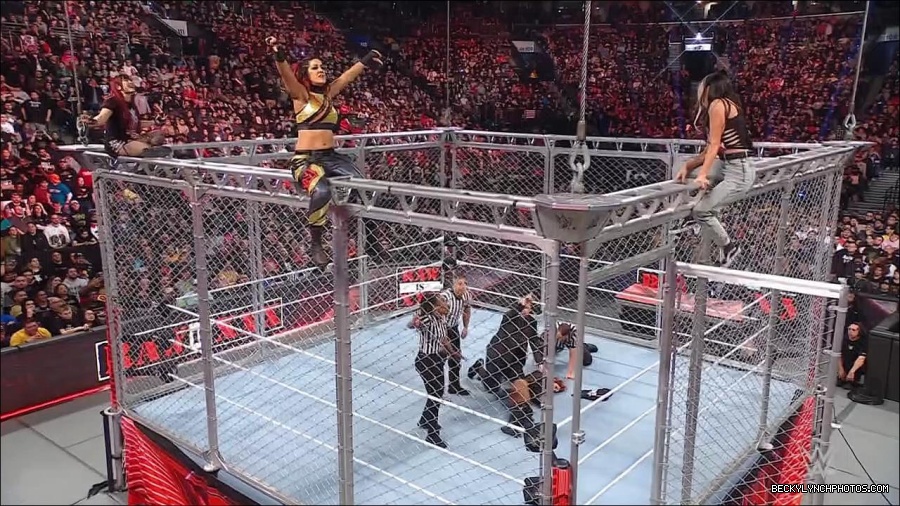 WWE_Monday_Night_RAW_2023_01_23_720p_HDTV_x264-Star_mp4_004074266.jpg