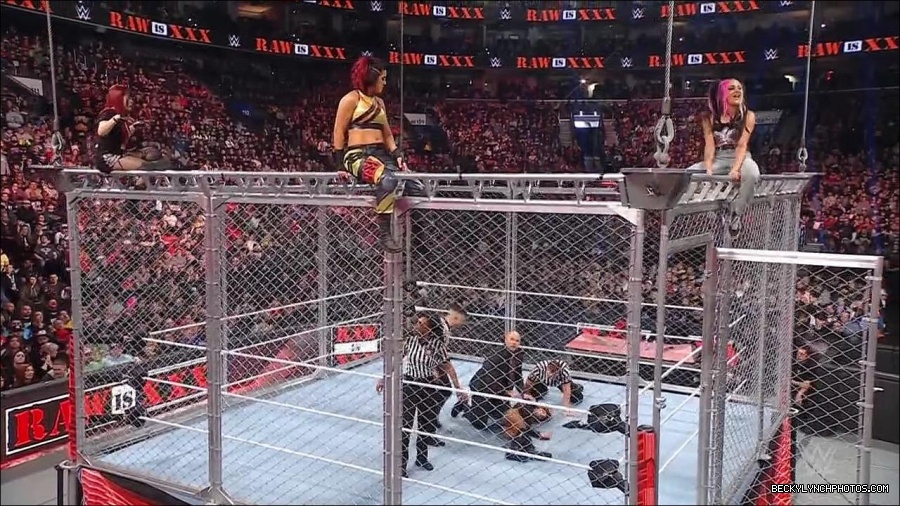 WWE_Monday_Night_RAW_2023_01_23_720p_HDTV_x264-Star_mp4_004081066.jpg