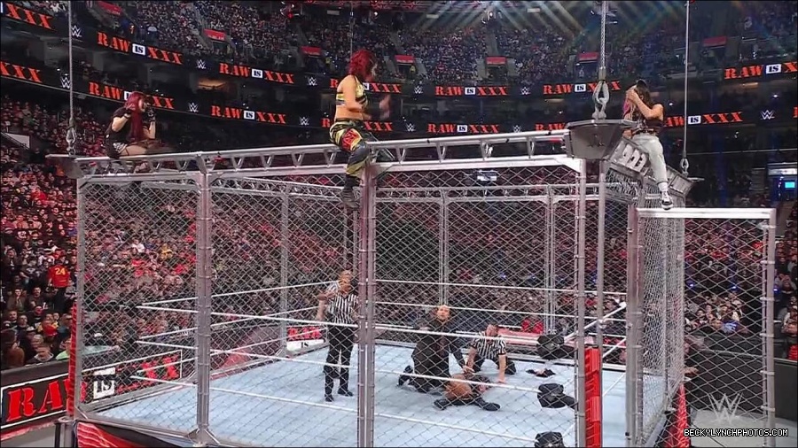WWE_Monday_Night_RAW_2023_01_23_720p_HDTV_x264-Star_mp4_004088666.jpg