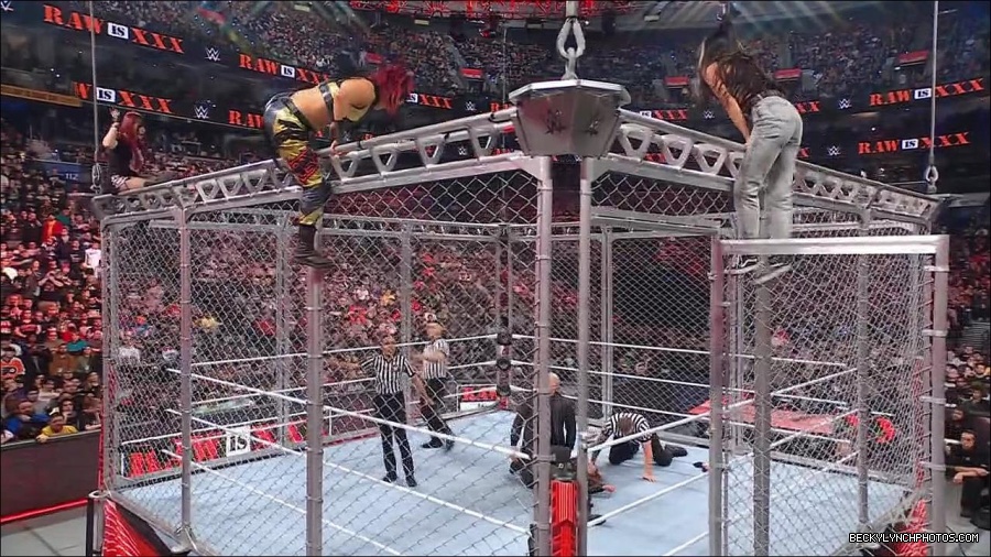 WWE_Monday_Night_RAW_2023_01_23_720p_HDTV_x264-Star_mp4_004095066.jpg