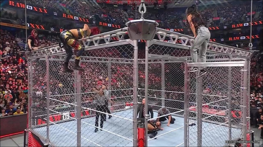 WWE_Monday_Night_RAW_2023_01_23_720p_HDTV_x264-Star_mp4_004096266.jpg