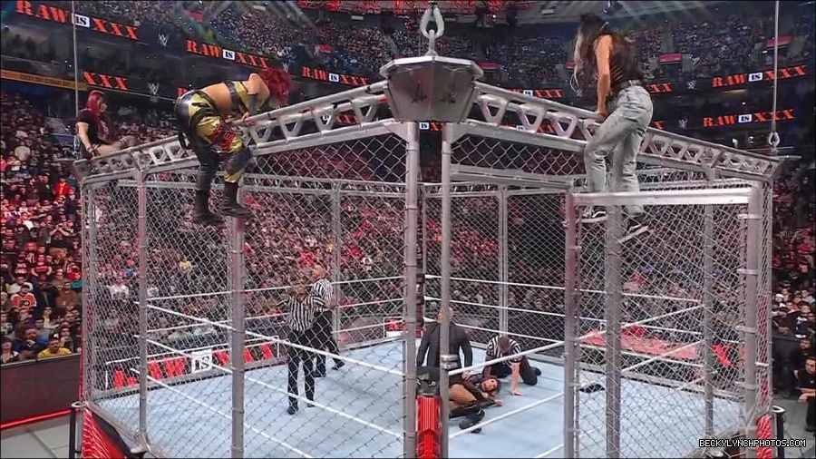 WWE_Monday_Night_RAW_2023_01_23_720p_HDTV_x264-Star_mp4_004096666.jpg