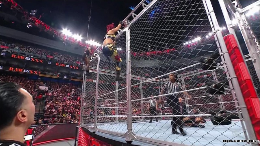 WWE_Monday_Night_RAW_2023_01_23_720p_HDTV_x264-Star_mp4_004101066.jpg