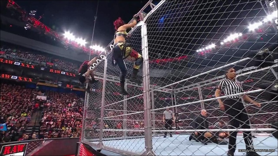 WWE_Monday_Night_RAW_2023_01_23_720p_HDTV_x264-Star_mp4_004102266.jpg