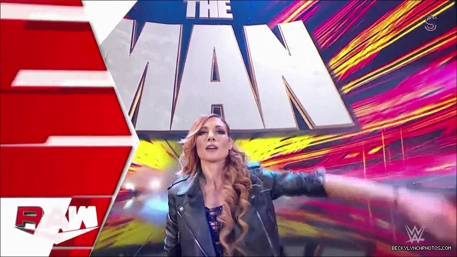 WWE_Monday_Night_RAW_2023_01_30_720p_HDTV_x264-Star_mp4_005495233.jpg