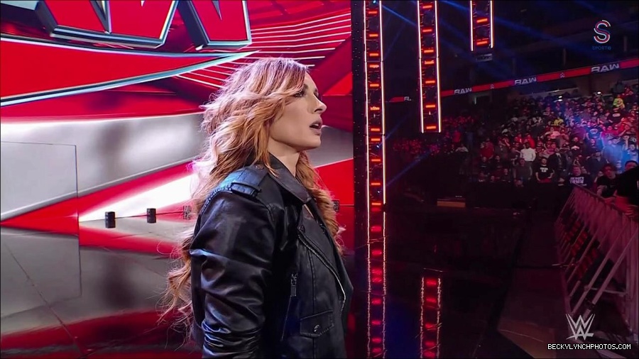 WWE_Monday_Night_RAW_2023_01_30_720p_HDTV_x264-Star_mp4_005508433.jpg