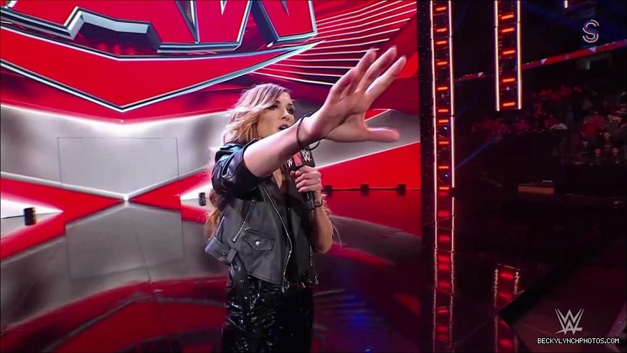 WWE_Monday_Night_RAW_2023_01_30_720p_HDTV_x264-Star_mp4_005512433.jpg