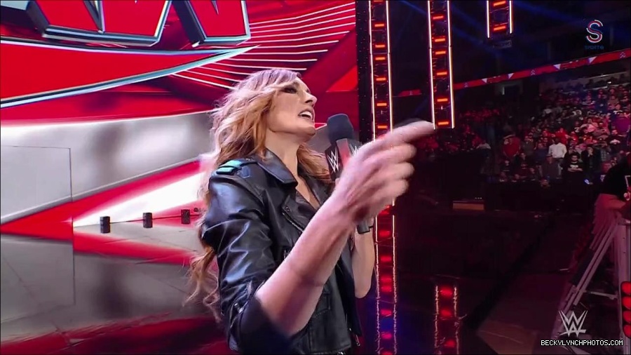WWE_Monday_Night_RAW_2023_01_30_720p_HDTV_x264-Star_mp4_005522433.jpg