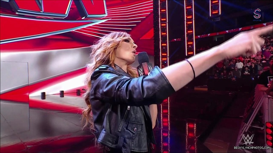 WWE_Monday_Night_RAW_2023_01_30_720p_HDTV_x264-Star_mp4_005525233.jpg