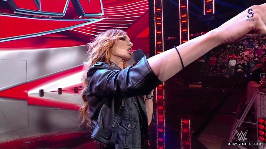 WWE_Monday_Night_RAW_2023_01_30_720p_HDTV_x264-Star_mp4_005525633.jpg